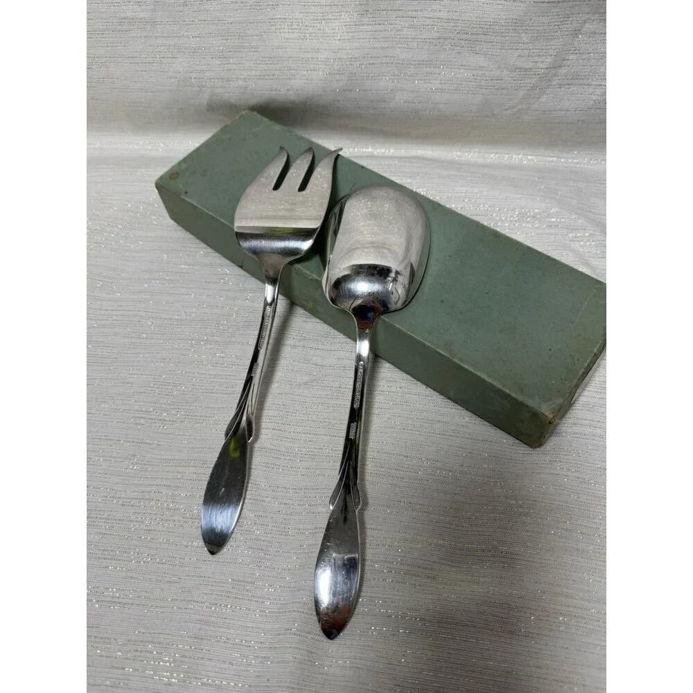 WM Rogers Mfg. Co Original Rogers Serving Spoon & Fork Ornate Decoration 8 7/8